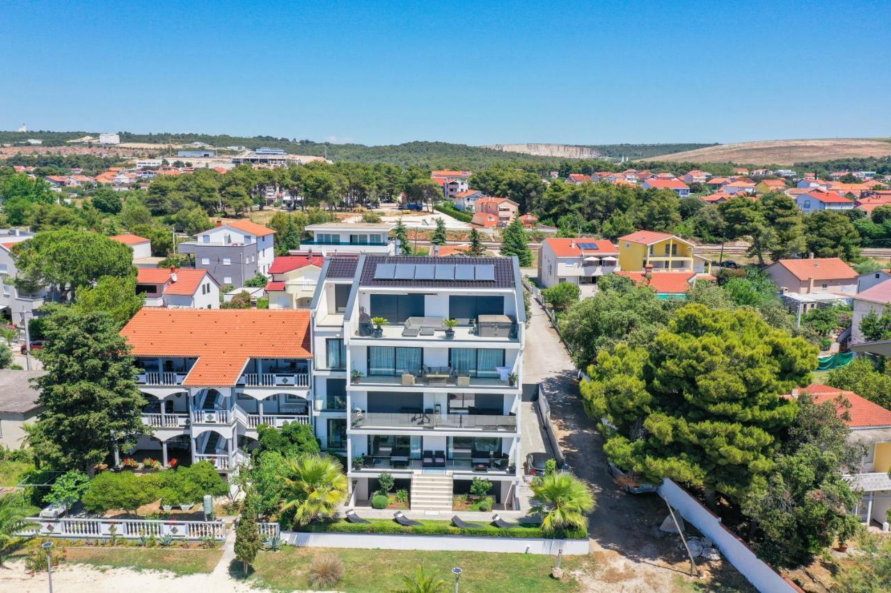 بيبينيا Paradise On The Beach Apartments المظهر الخارجي الصورة